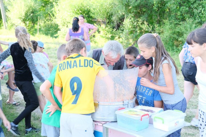 Pavel Filip celebrated Tiganesti village day yesterday: I will continue to support you because you supported me when I needed