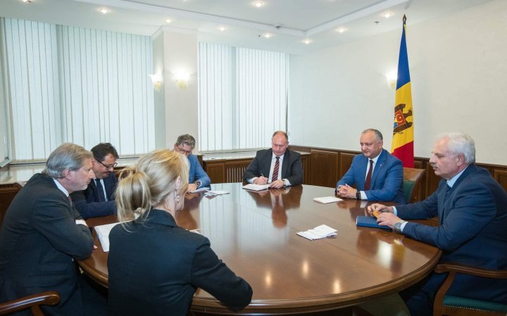 Igor Dodon held meeting with Johannes Hahn. What did they talk about