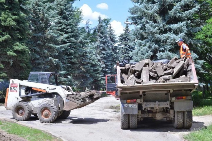 The renovation workings of the Alunelul Park of Buiucani sector of the Capital has started