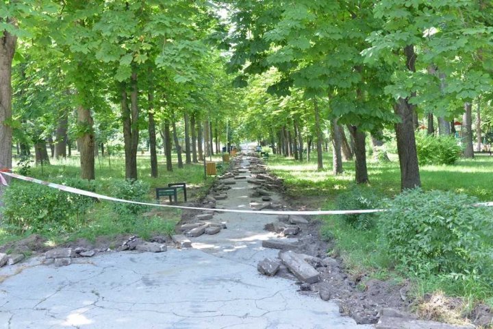 The renovation workings of the Alunelul Park of Buiucani sector of the Capital has started