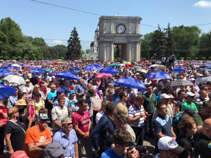 Over 30,000 Moldovan people gather at PMAN to guard Republic of Moldova (photos)