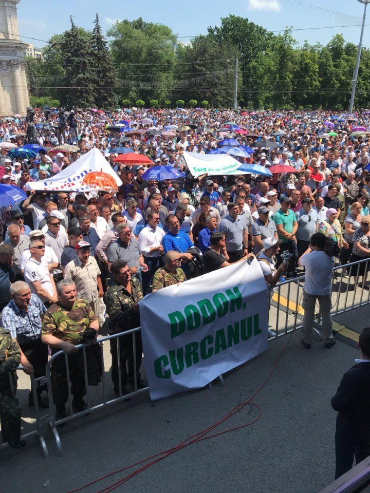 Over 30,000 Moldovan people gather at PMAN to guard Republic of Moldova (photos)