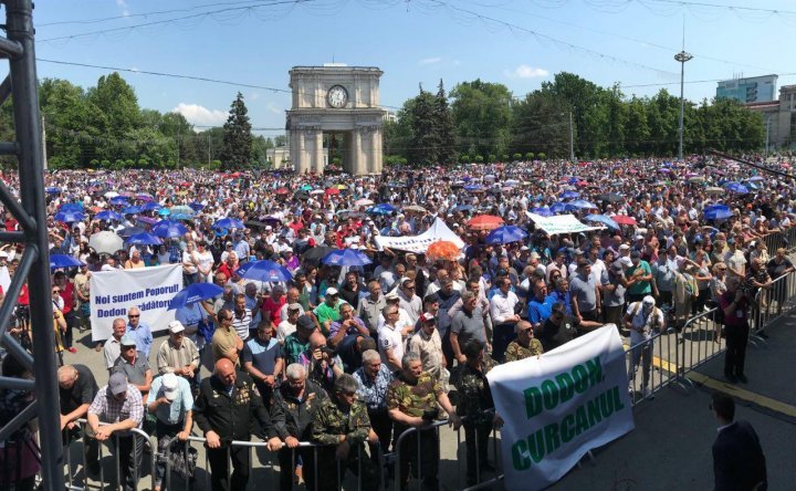 Over 30,000 Moldovan people gather at PMAN to guard Republic of Moldova (photos)