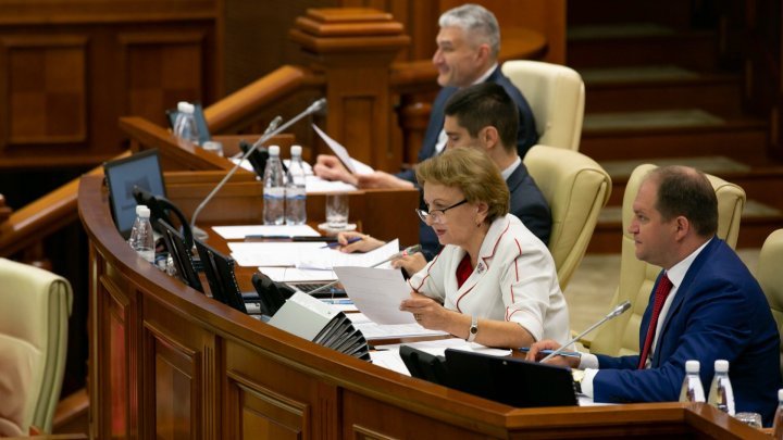 Marina Tauber said Zinaida Greceanii doesn't deserve the Parliament's President function because her husband is mentioned in the Kroll 2 report. PSRM's rection