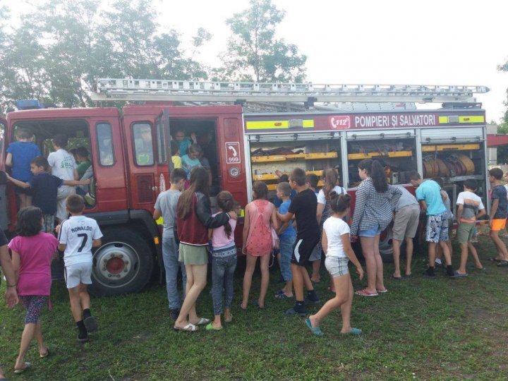 Over 600 children in Chirsova, Comrat and Svetloe instructed to act in risk situations 