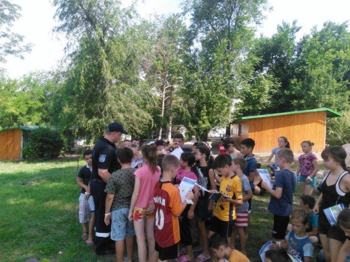 Over 600 children in Chirsova, Comrat and Svetloe instructed to act in risk situations 