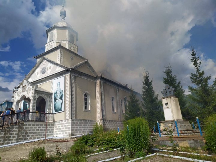 Blaze broke out at Acoperemântul Maicii Domnului church in the north of country 