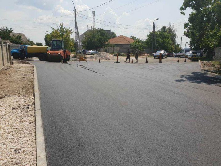 The Chisinau City Hall informed of asphalting the Ialoveni street (PHOTO)