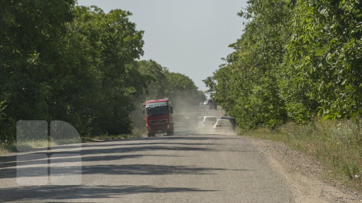 Anenii Noi locals rallied for bad roads linking Teliţa Nouă and Puhăceni (photo report)