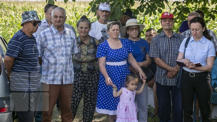 Anenii Noi locals rallied for bad roads linking Teliţa Nouă and Puhăceni (photo report)