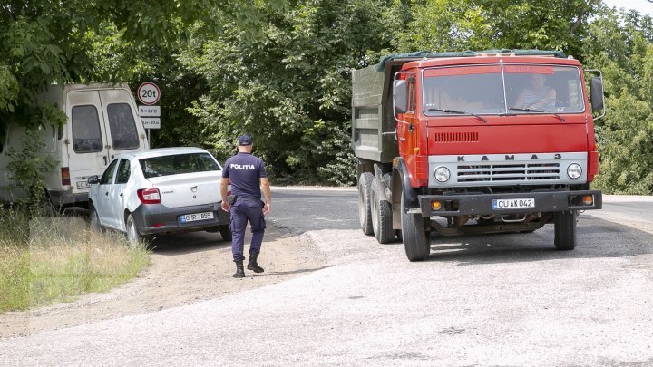 Anenii Noi locals rallied for bad roads linking Teliţa Nouă and Puhăceni (photo report)