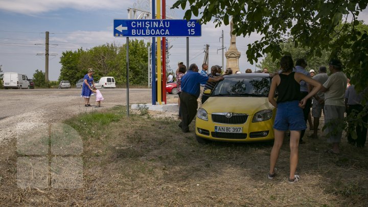 Anenii Noi locals rallied for bad roads linking Teliţa Nouă and Puhăceni (photo report)