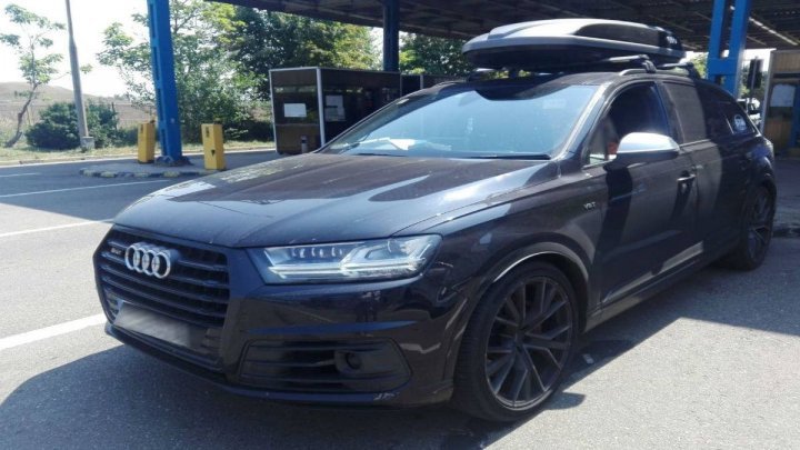 Policemen of Albita checkpoint detected a stolen Audi SQ7