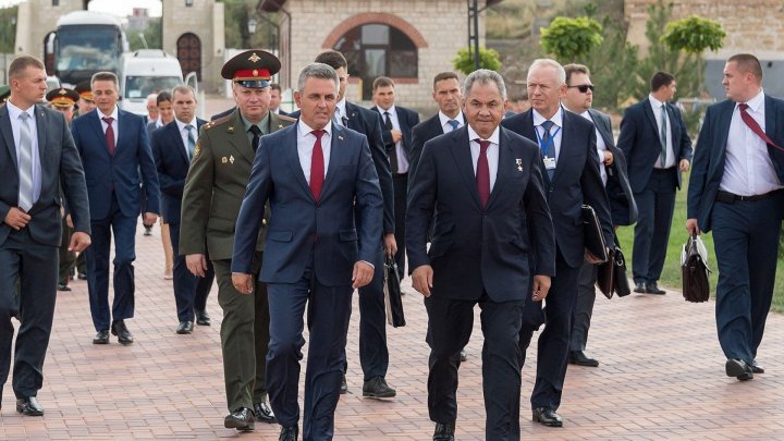 This's how Russian Minister Shoygu's delegation to Moldova looked like? (video)