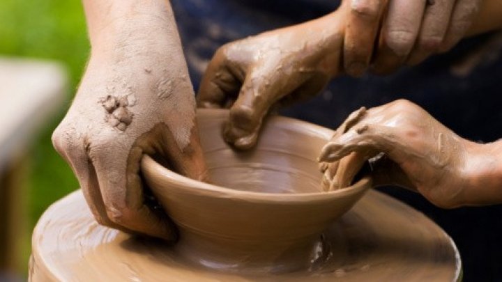 The Moldovan largest pitcher exhibited in Hoginesti Pottery Fair 