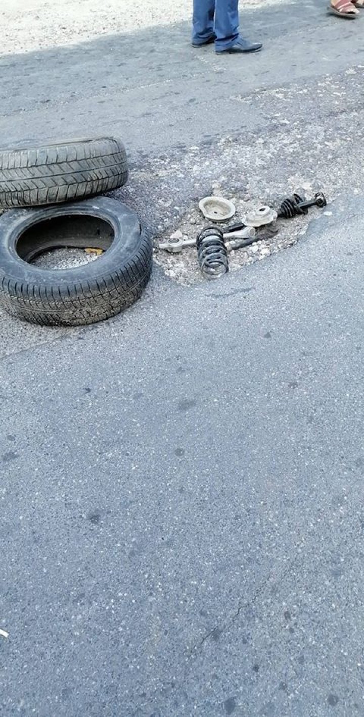 Protest on the Orhei- Calarasi route. Nearly 100 drivers have blocked the road, because they are unhappy with it's quality (PHOTO)