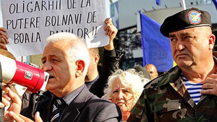 The policeman Anatol Macovei, a fierce PPDA supporter, was fired