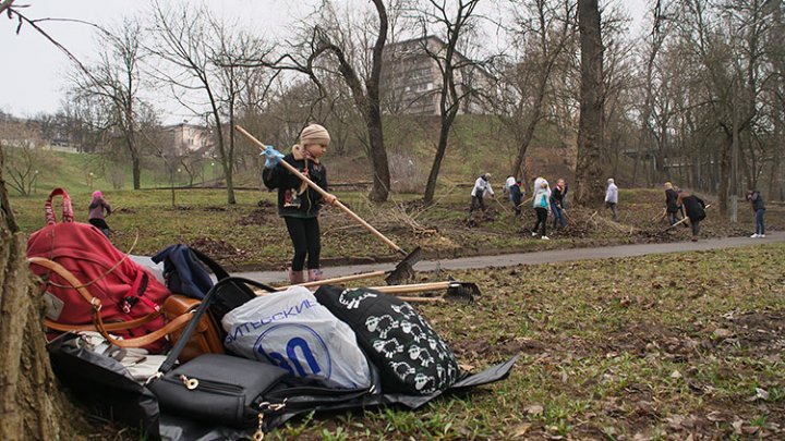 Companies and Chisinau locals urged to keep clean their territories 