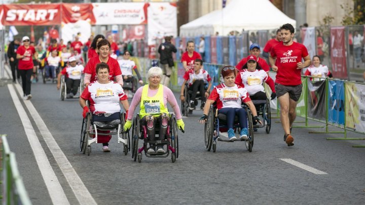 International Marathon kicked off with over 20,000 runners in Chisinau (photo report)