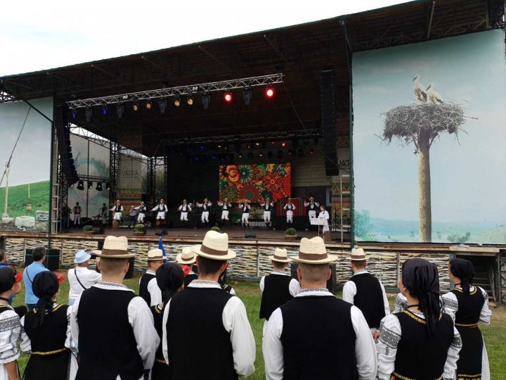 Great holiday at the Vatra Complex. The Cultural Festival of Romanians Worldwide has widely opened it's doors (PHOTOS)