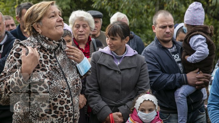 Locals of Grigorăuca blocked traffic as a sign of protest (photo report)