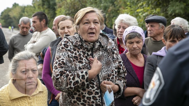 Locals of Grigorăuca blocked traffic as a sign of protest (photo report)