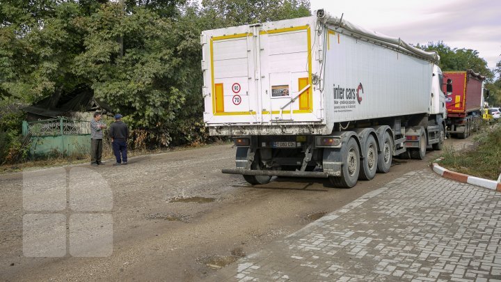 Locals of Grigorăuca blocked traffic as a sign of protest (photo report)