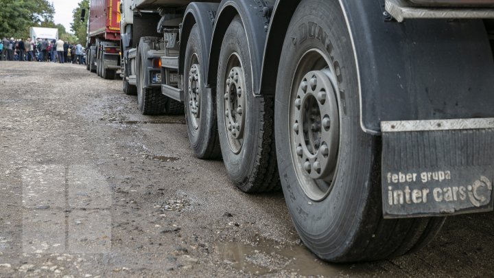 Locals of Grigorăuca blocked traffic as a sign of protest (photo report)