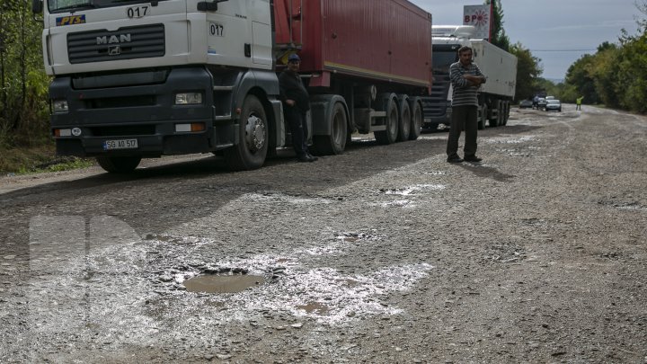 Locals of Grigorăuca blocked traffic as a sign of protest (photo report)