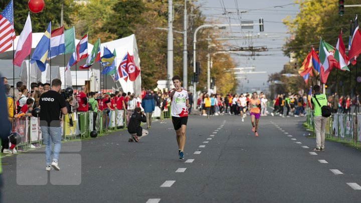 International Marathon kicked off with over 20,000 runners in Chisinau (photo report)