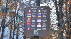 Information panel of Chisinau sister cities installed in Capital city (photo)