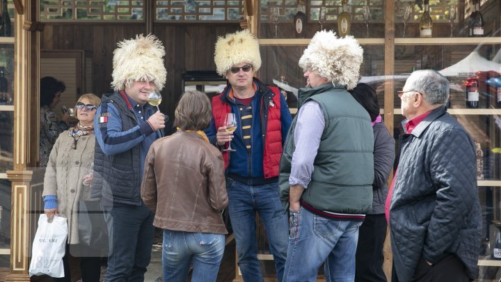 National Wine Day gathers thousands of Moldovan and foreign visitors (photo report)