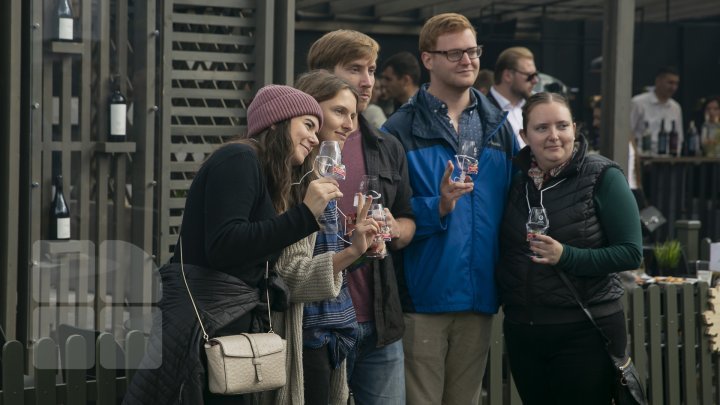 National Wine Day gathers thousands of Moldovan and foreign visitors (photo report)