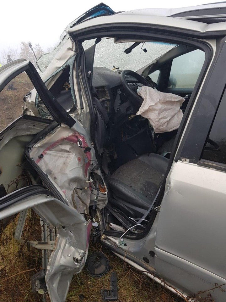 Three killed after cars crashed head-on in Căuşeni (scary scene photos)