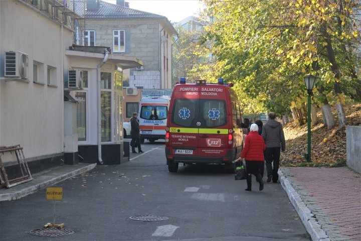 A 66-year-old woman transported to Moldova from Italy by SMURD