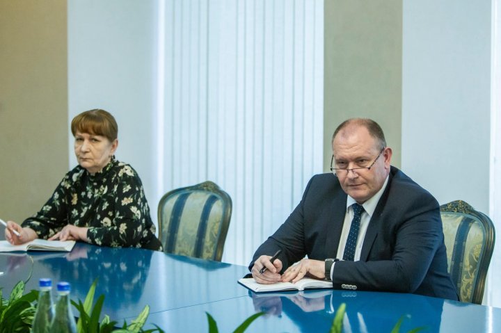 President Igor Dodon talks with OSCE officials about settlement of Transnistrian conflict