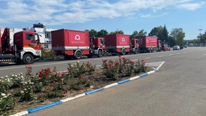 A convoy of trucks with humanitarian aid from Poland arrives in Moldova 