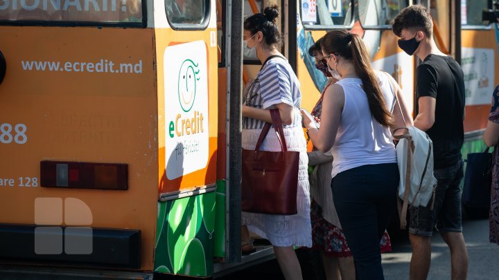 Central Market and public transports, potential coronavirus epicenter (photo report)