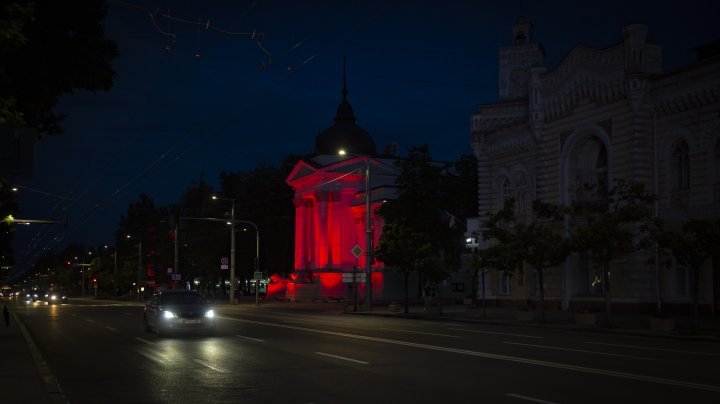 Chisinau night lights (photo reports)