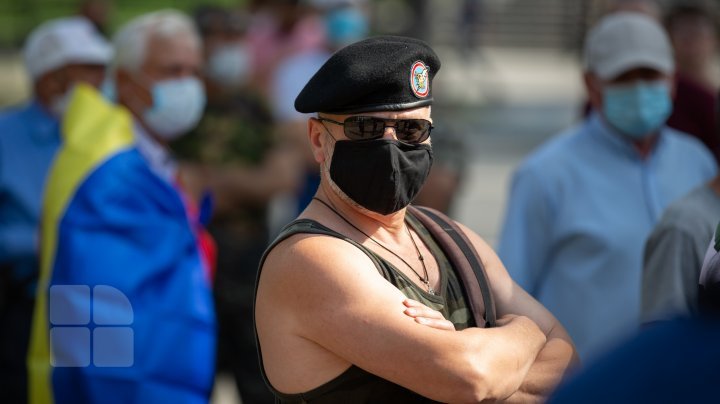 Transnistria war veterans rallied in front of Parliament with demands (photo report)