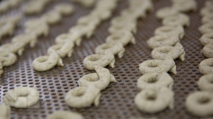 How a 20-year-old Moldovan student sets up bakery business in Causeni (photo report)