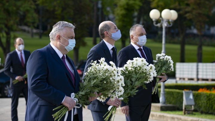 Moldova marks Independence Day amid rising coronavirus infections (photo report)