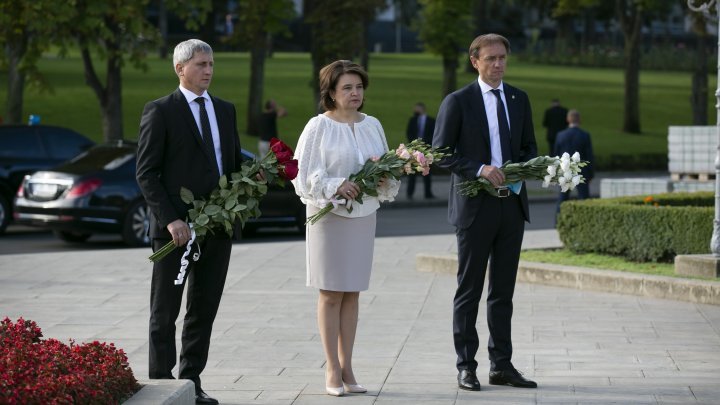Moldova marks Independence Day amid rising coronavirus infections (photo report)