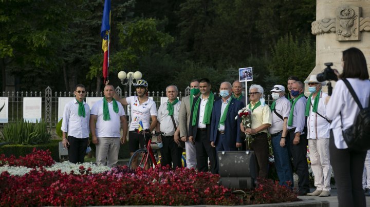 Moldova marks Independence Day amid rising coronavirus infections (photo report)