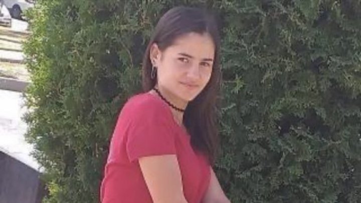 Looking for a 16-year-old girl who ran away from a placement center