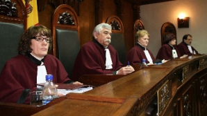 Curtea de Conturi va audia astăzi un raport despre cheltuirea banilor publici de către Curtea Constituţională