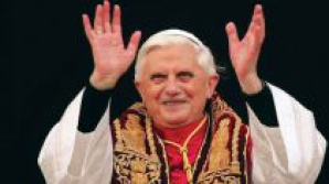 Papa Benedict al XVI-lea a avertizat că preoţia nu trebuie folosită ca un mijloc de a urca pe scara socială 
