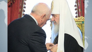 Smirnov l-a decorat pe Patriarhul Moscovei şi Întregii Rusii, Kiril