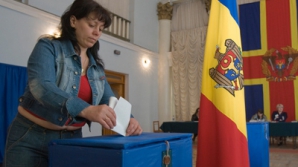 Reprezentanţii mai multor partide extraparlamentare au păreri diferite vis-a-vis de formarea blocurilor electorale şi participarea în alegeri