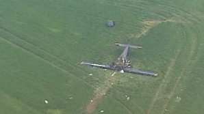 Un politician britanic a scăpat, joi, ca prin minune cu viaţă după ce aparatul de zbor în care se afla s-a prăbuşit